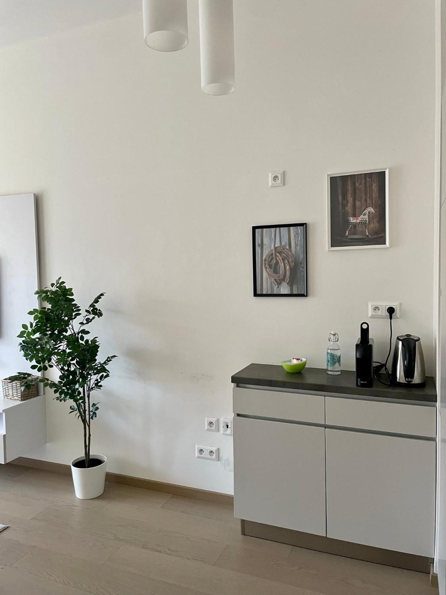 New, Beautiful Apt With Parking In Best Location! บราติสลาวา ภายนอก รูปภาพ